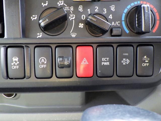 HINO DUTRO 2018 Image 31