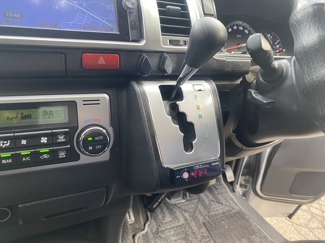 TOYOTA HIACE VAN 4WD 2014 Image 31