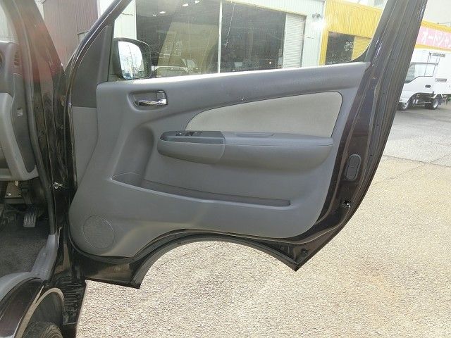 NISSAN CARAVAN WAGON 2016 Image 31