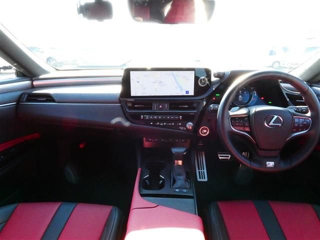 TOYOTA LEXUS ES300H 2023 Image 31