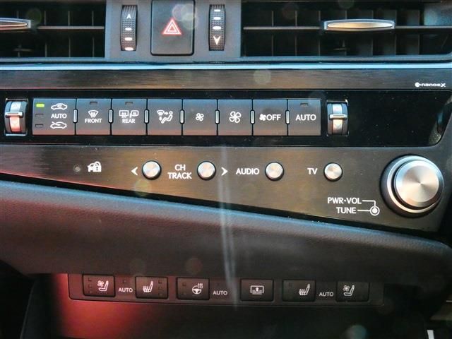 TOYOTA LEXUS ES300H 2023 Image 31