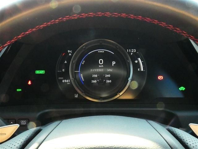 TOYOTA LEXUS ES300H 2023 Image 31