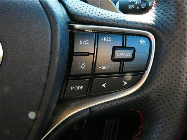 TOYOTA LEXUS ES300H 2023 Image 31