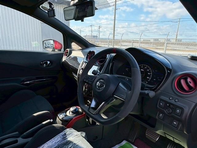 NISSAN NOTE 2017 Image 31