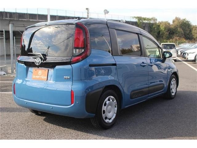 TOYOTA SIENTA HYBRID 2023 Image 31