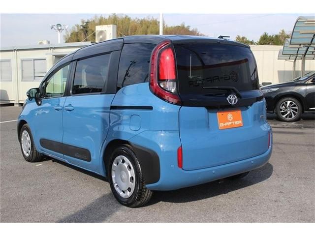 TOYOTA SIENTA HYBRID 2023 Image 31