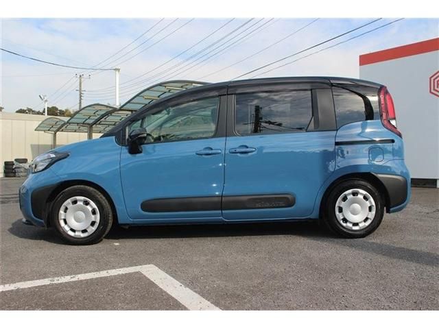 TOYOTA SIENTA HYBRID 2023 Image 31