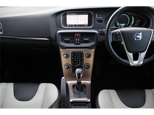 VOLVO V40 CROSS COUN 2014 Image 31