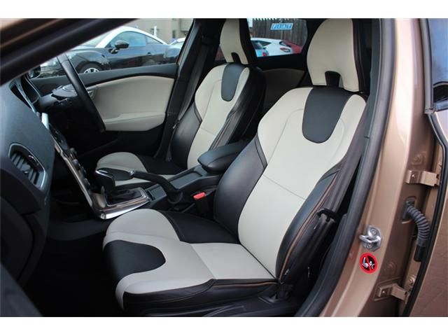 VOLVO V40 CROSS COUN 2014 Image 31