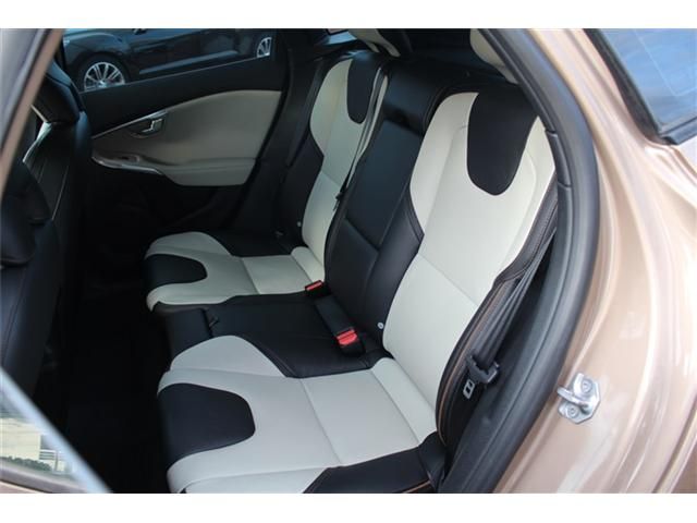 VOLVO V40 CROSS COUN 2014 Image 31