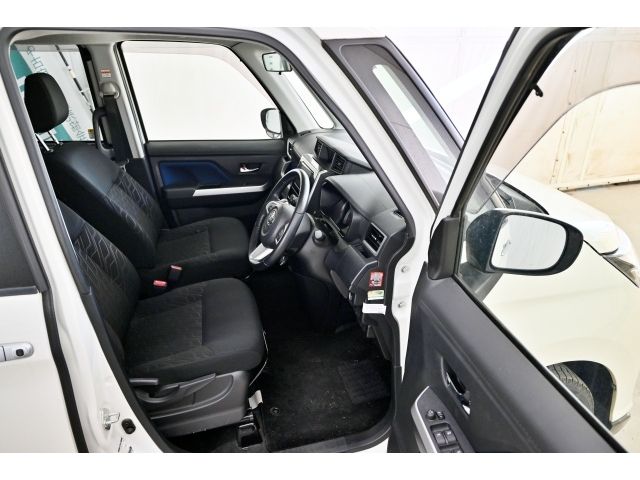 TOYOTA TANK 4WD 2018 Image 31