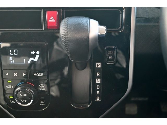 TOYOTA TANK 4WD 2018 Image 31