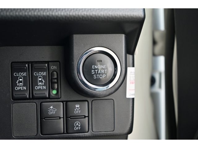 TOYOTA TANK 4WD 2018 Image 31