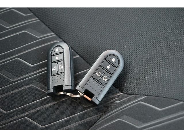 TOYOTA TANK 4WD 2018 Image 31