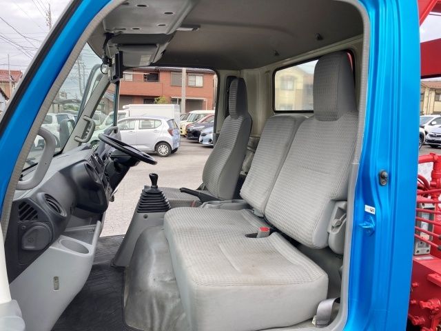 HINO DUTRO 2017 Image 31