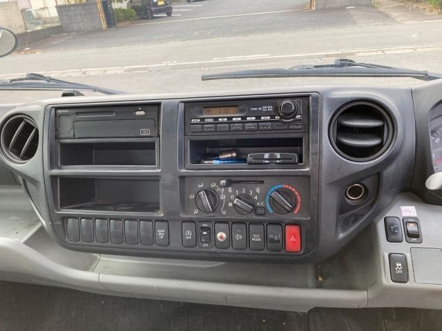 HINO DUTRO 2017 Image 31