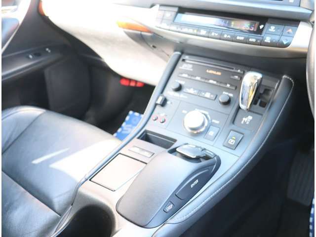 TOYOTA LEXUS CT200H 2011 Image 31