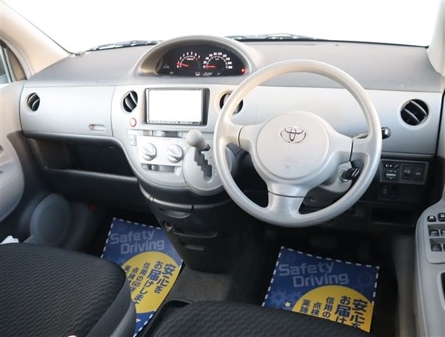 TOYOTA SIENTA 2009 Image 31