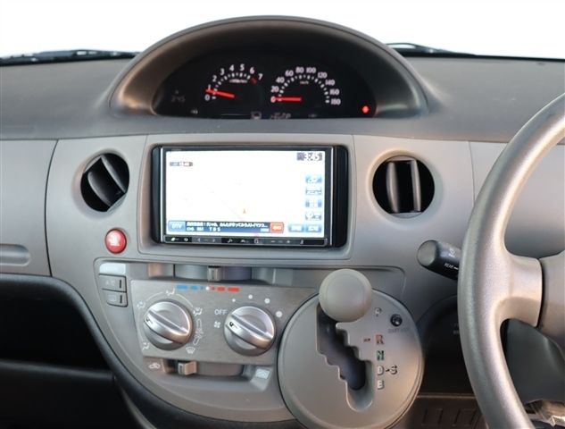 TOYOTA SIENTA 2009 Image 31