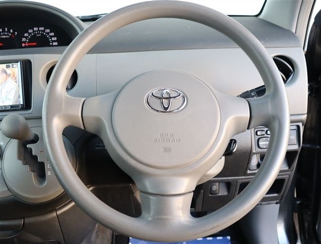 TOYOTA SIENTA 2009 Image 31