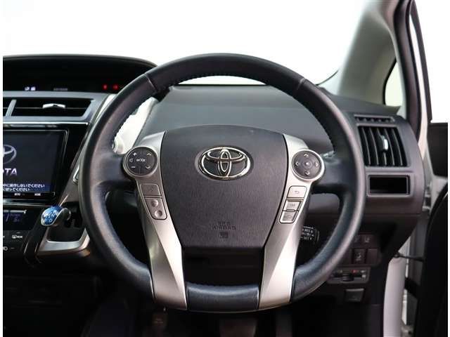 TOYOTA PRIUS ALPHA 2018 Image 31