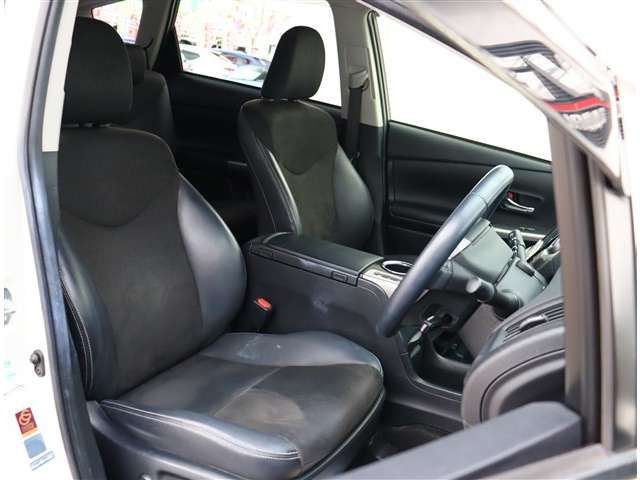 TOYOTA PRIUS ALPHA 2018 Image 31