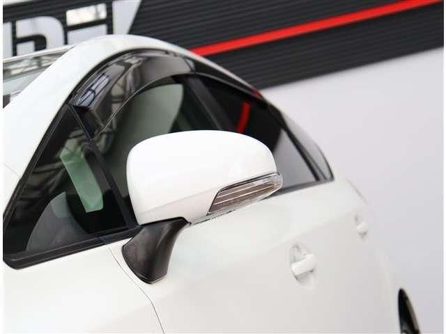 TOYOTA PRIUS ALPHA 2018 Image 31