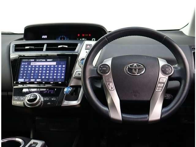 TOYOTA PRIUS ALPHA 2018 Image 31