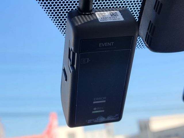 TOYOTA PRIUS 2019 Image 31