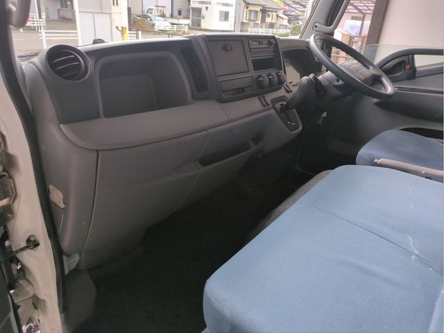 MITSUBISHI CANTER 2013 Image 31