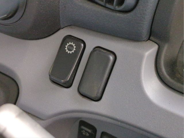 MITSUBISHI CANTER 2013 Image 31