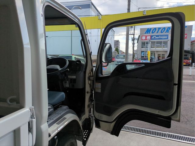 MITSUBISHI CANTER 2013 Image 31