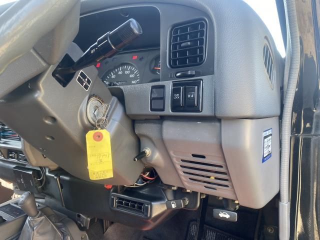 TOYOTA LANDCRUISER PRADO 1994 Image 31