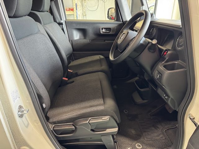 HONDA N BOX CUSTOM 2023 Image 31