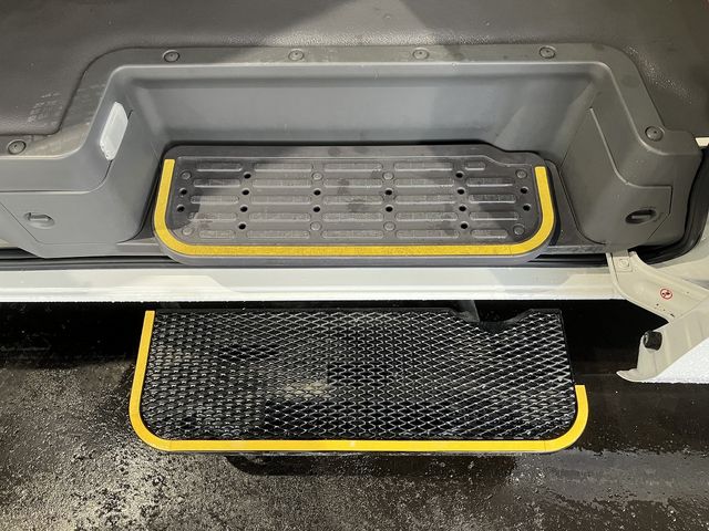 NISSAN NV350 CARAVAN 4WD 2016 Image 31