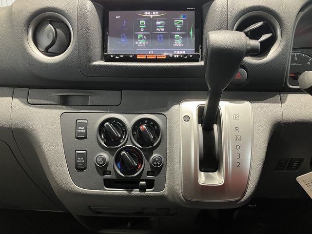 NISSAN NV350 CARAVAN 4WD 2016 Image 31