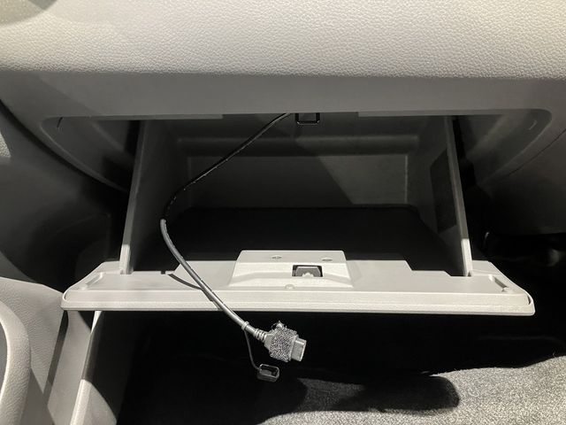 NISSAN NV350 CARAVAN 4WD 2016 Image 31