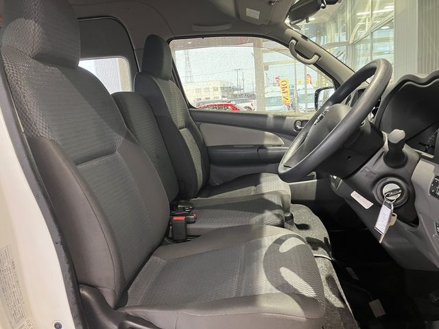 NISSAN NV350 CARAVAN 4WD 2016 Image 31