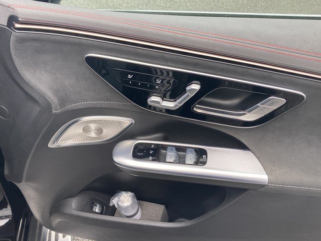 MERCEDES BENZ EQE SU 2023 Image 31
