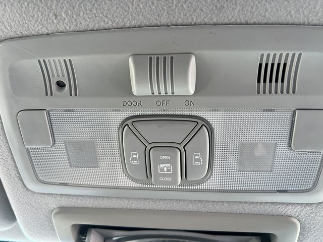 TOYOTA ESTIMA 2011 Image 31