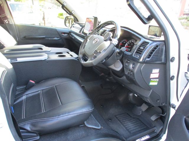 TOYOTA HIACE WAGON 2018 Image 31