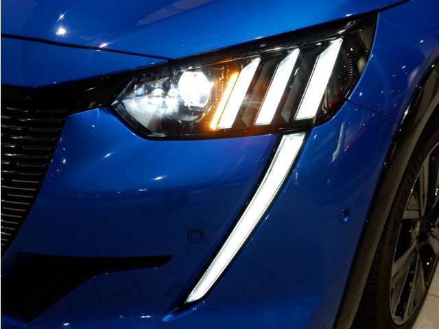 PEUGEOT 208 2022 Image 31