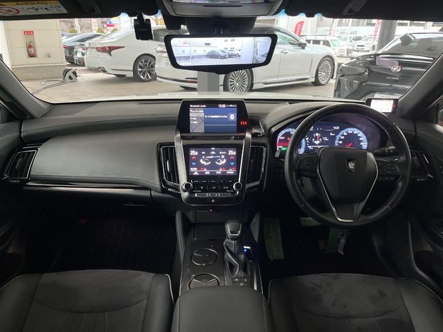 TOYOTA CROWN SEDAN HYBRID 2018 Image 31