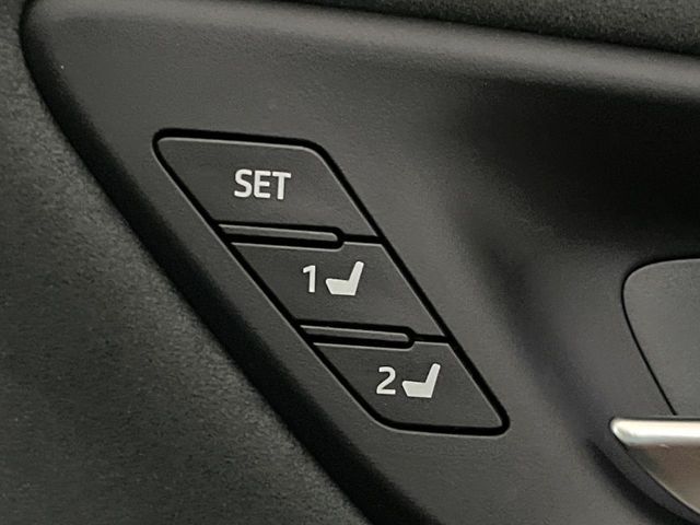 TOYOTA CROWN SEDAN HYBRID 2018 Image 31