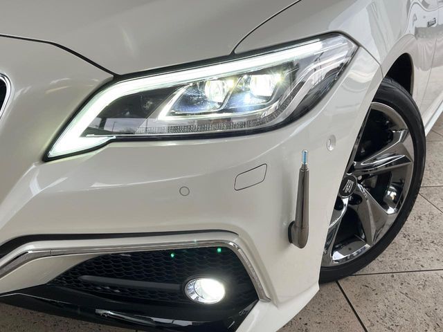 TOYOTA CROWN SEDAN HYBRID 2018 Image 31