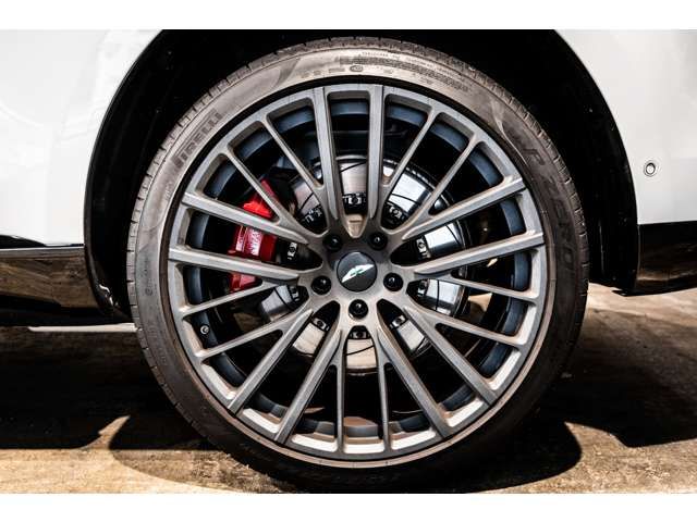 ASTON MARTIN SUV 2023 Image 31