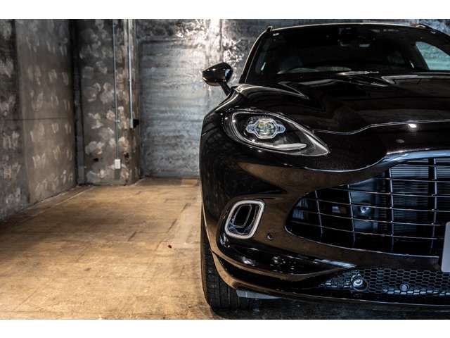 ASTON MARTIN SUV 2024 Image 31