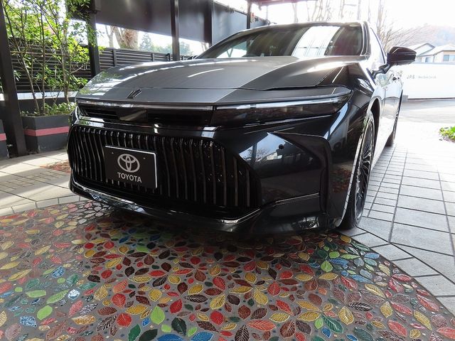 TOYOTA CROWN SEDAN HYBRID 2025 Image 31