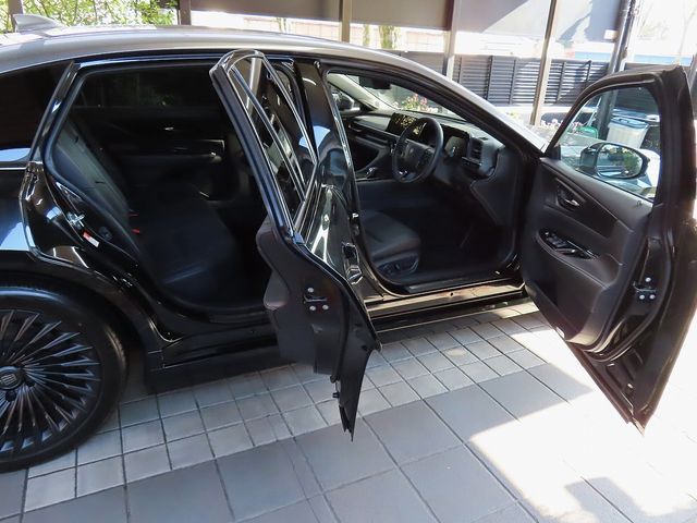 TOYOTA CROWN SEDAN HYBRID 2025 Image 31