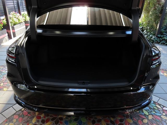 TOYOTA CROWN SEDAN HYBRID 2025 Image 31